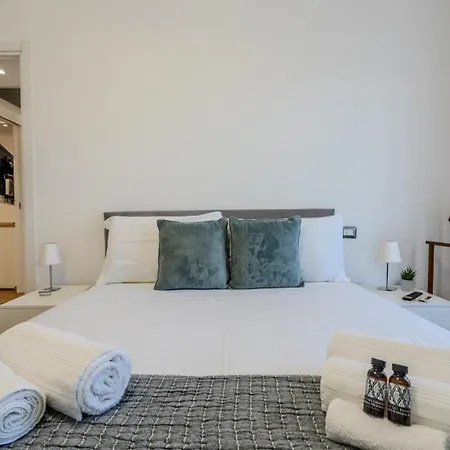 Luxury In Olbia, Terrazza & Cinema Daire *