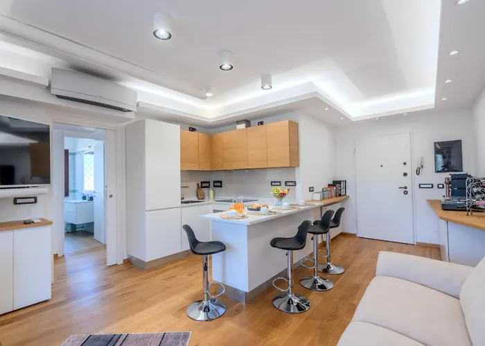 Luxury In Olbia, Terrazza & Cinema *