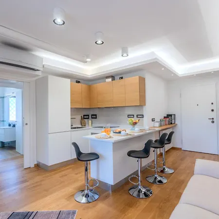 Luxury In Olbia, Terrazza & Cinema *