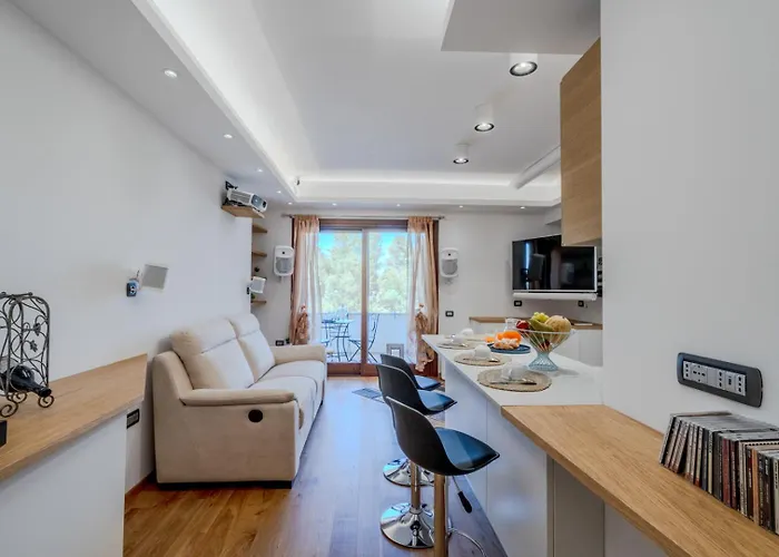 Luxury In Olbia, Terrazza & Cinema *